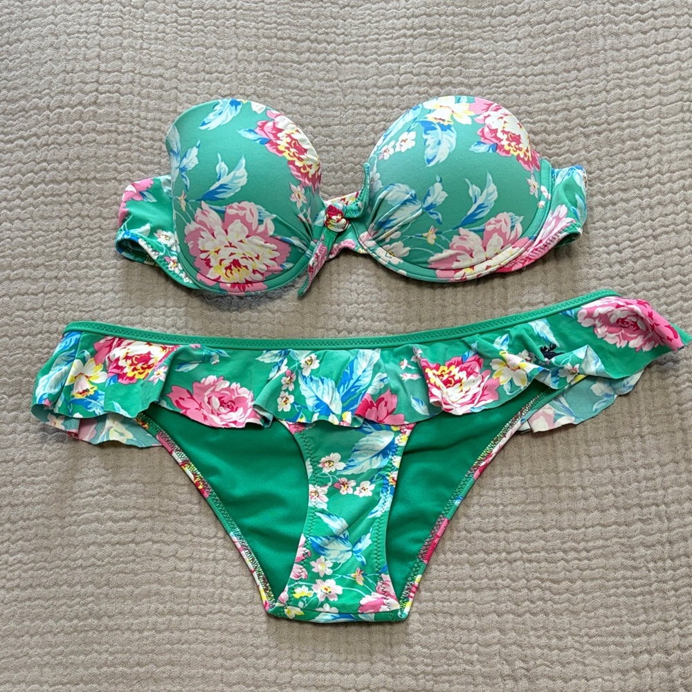 Abercrombie & Fitch Green Floral Bikini set
